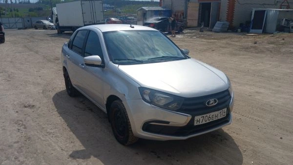 Lada Granta - фото 1