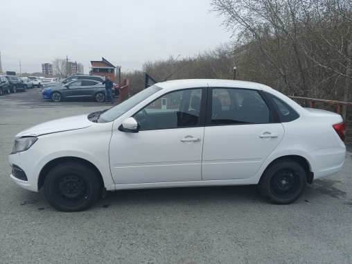 Lada Granta - фото 4