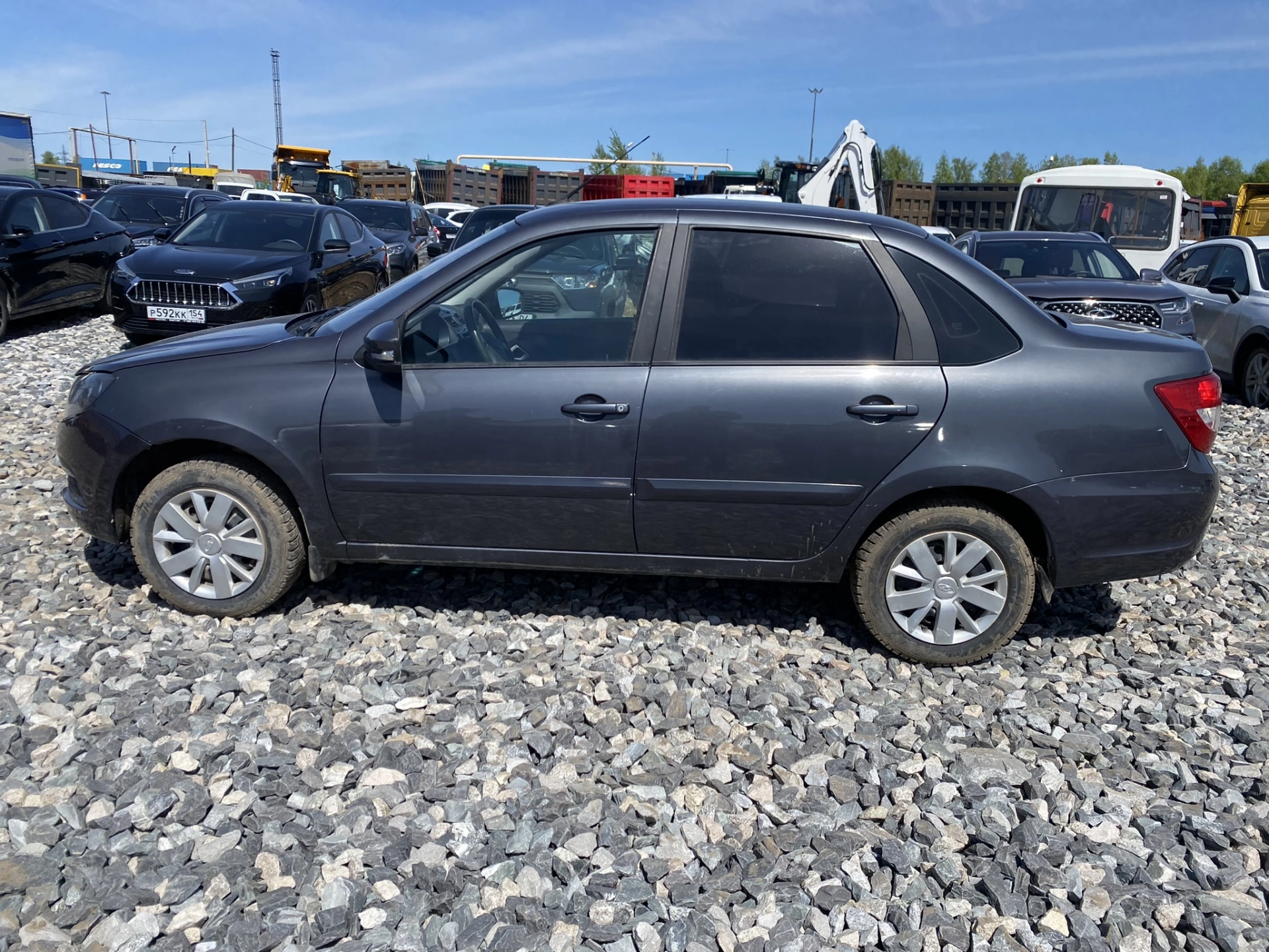 Lada Granta - фото 4