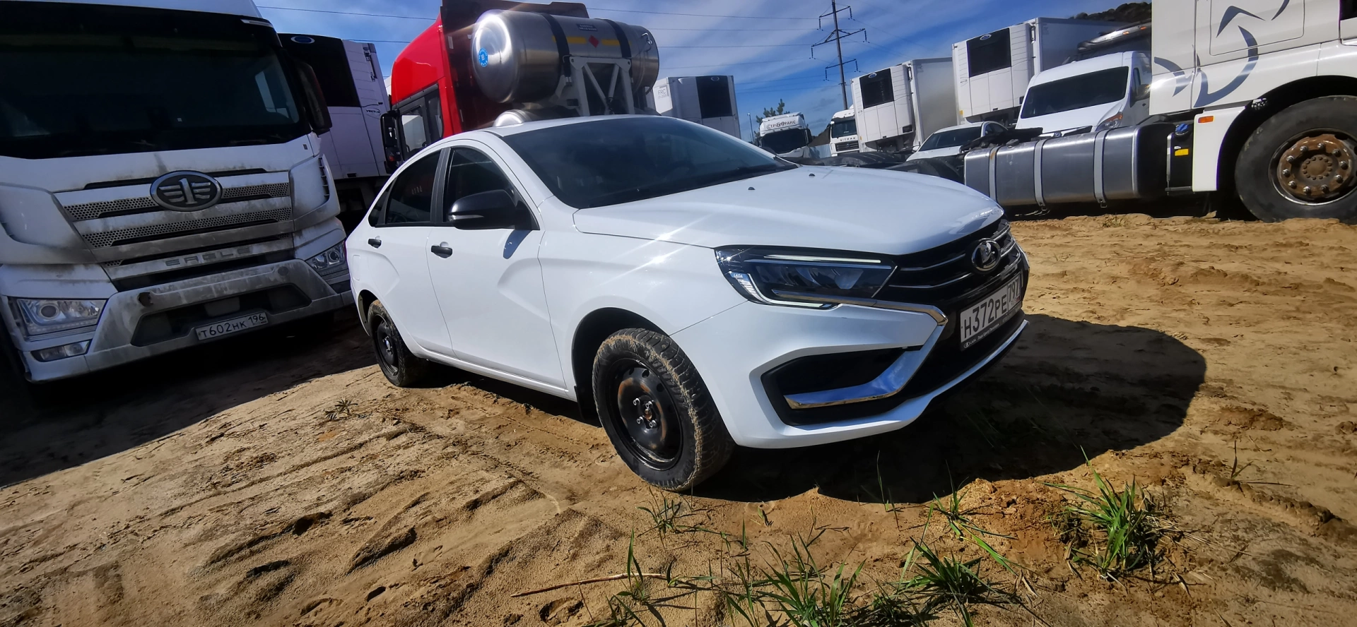 Lada Vesta - фото 1