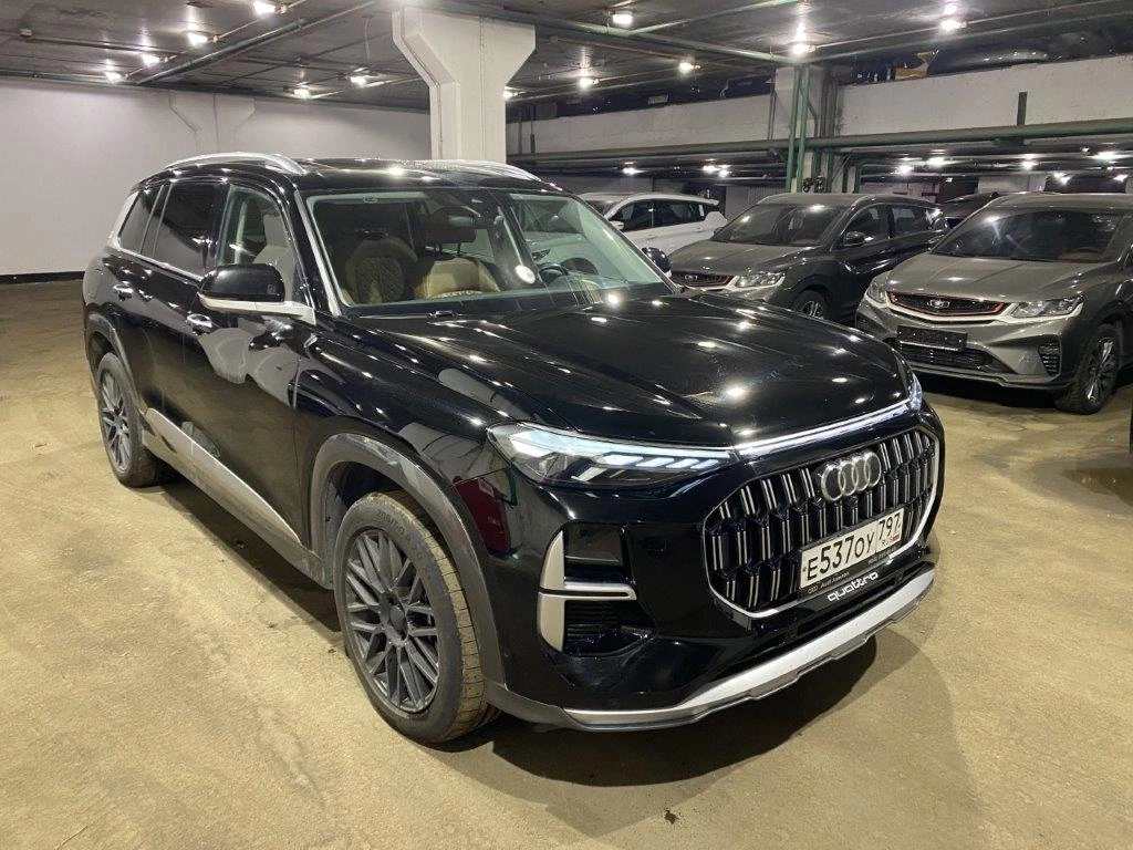 Audi Q6 - фото 1