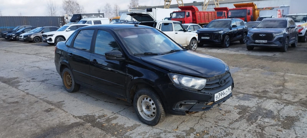 Lada Granta - фото 1