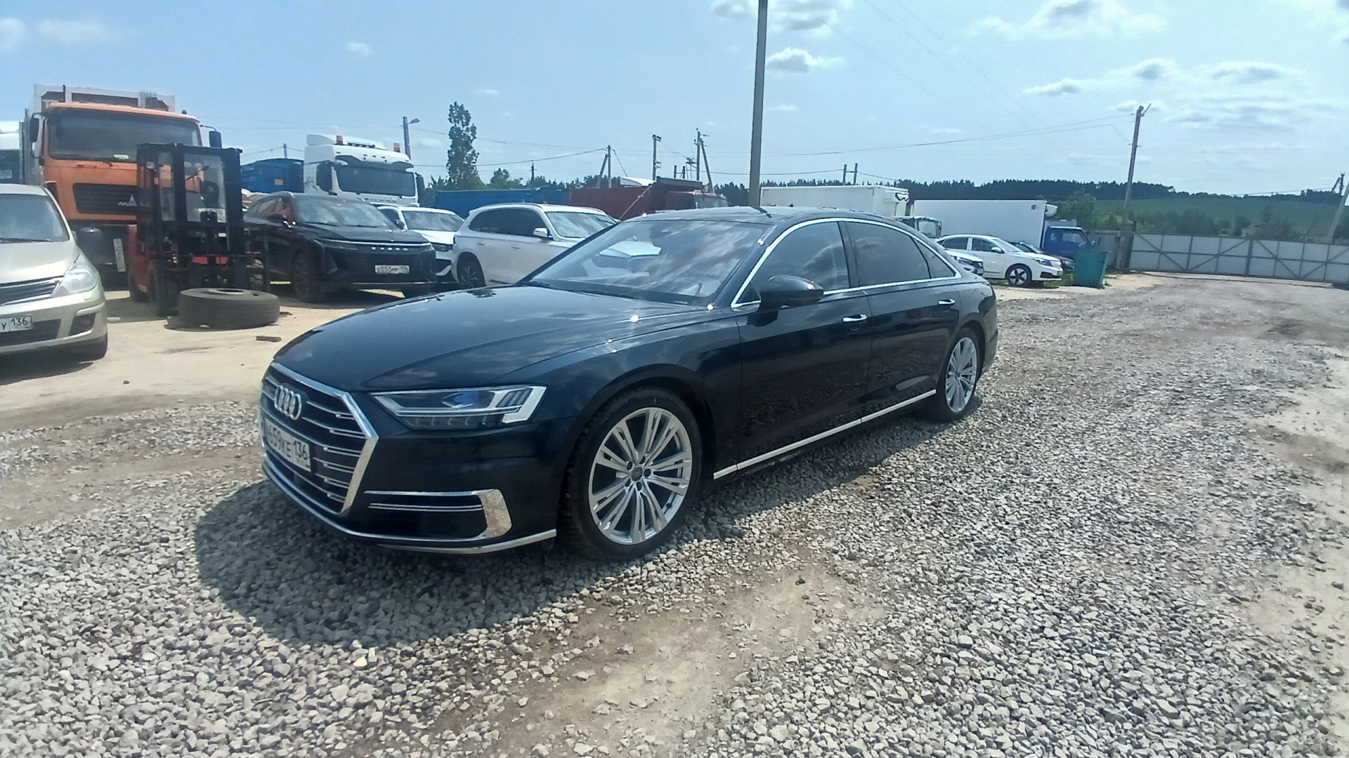 Audi A8 L - фото 3