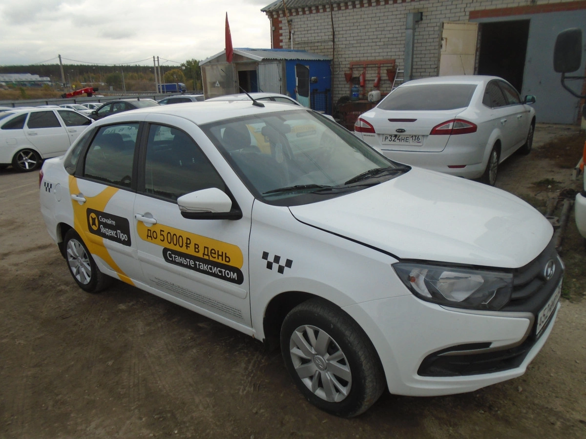 Lada Granta - фото 1