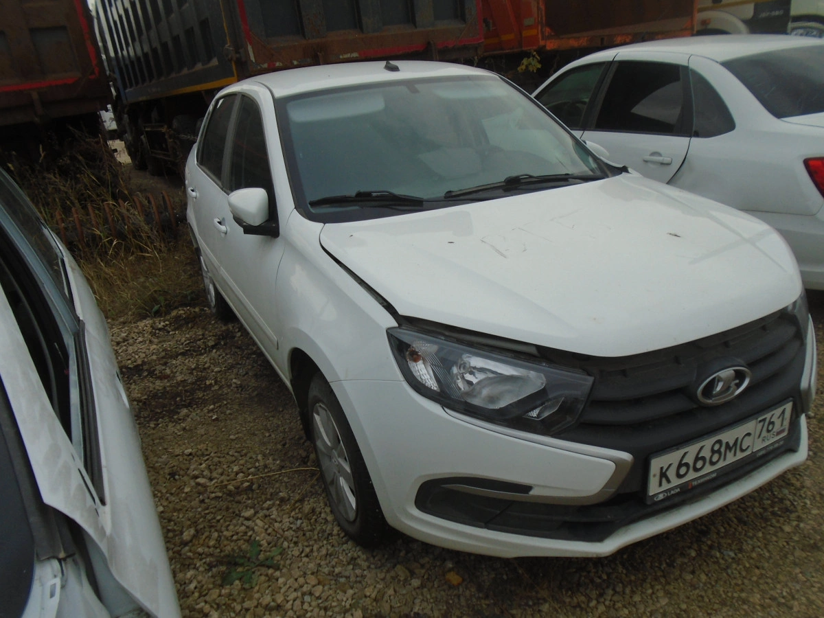 Lada Granta - фото 1