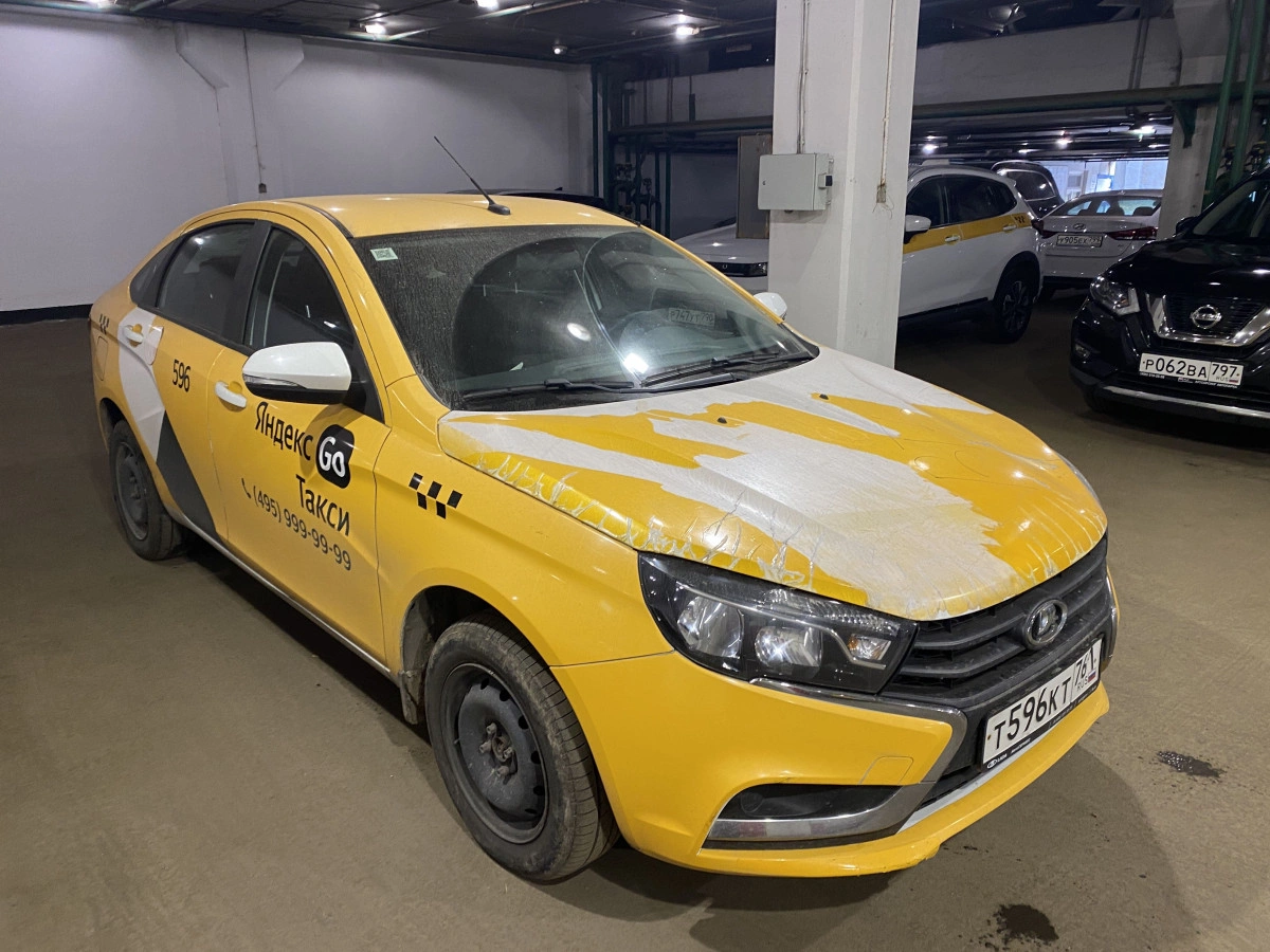 Lada Vesta - фото 1