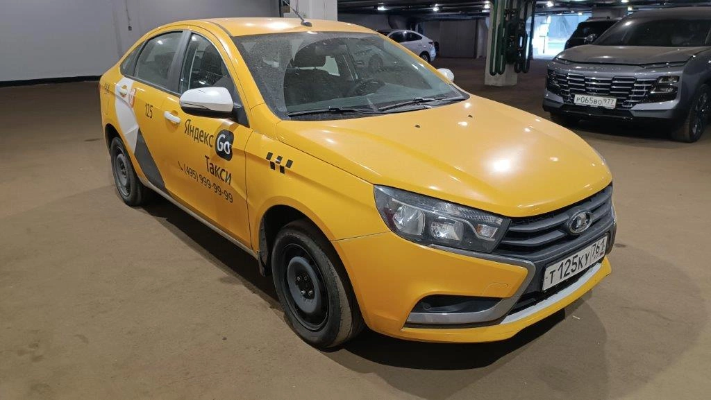 Lada Vesta - фото 1