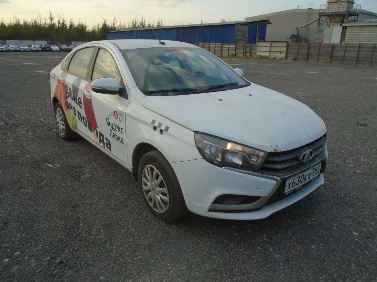 Lada Vesta - фото 1