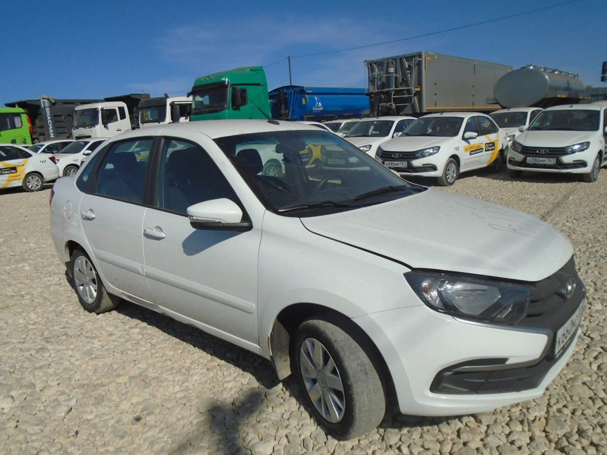 Lada Granta - фото 1