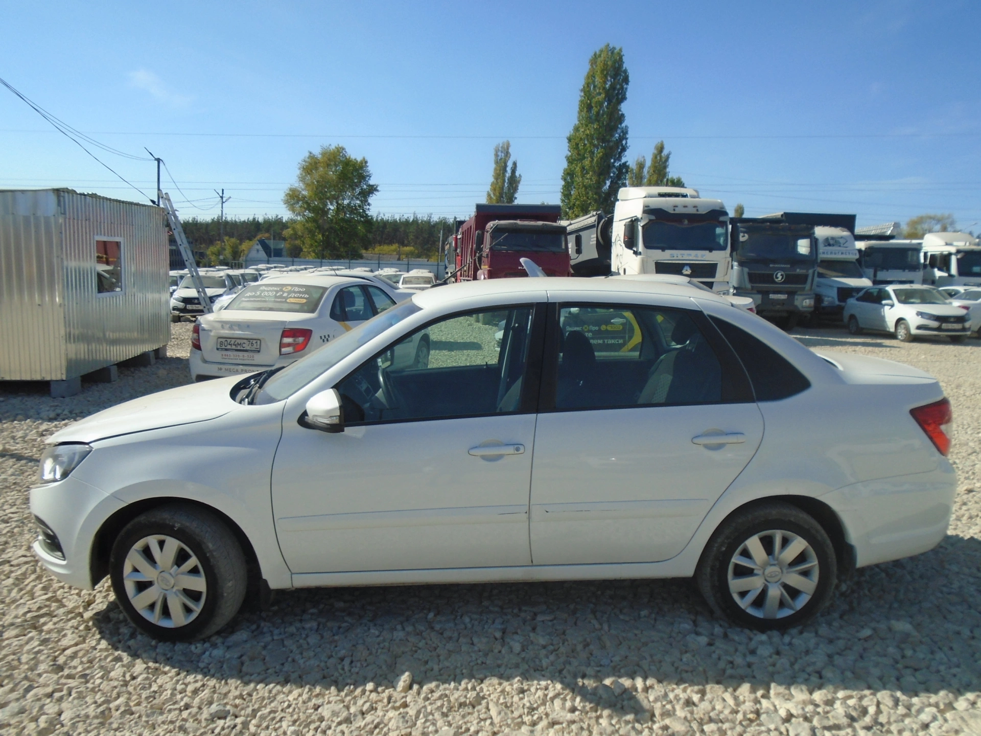 Lada Granta - фото 4