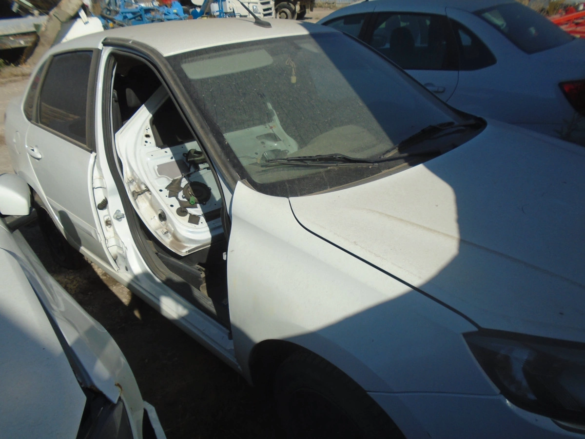 Lada Granta - фото 1