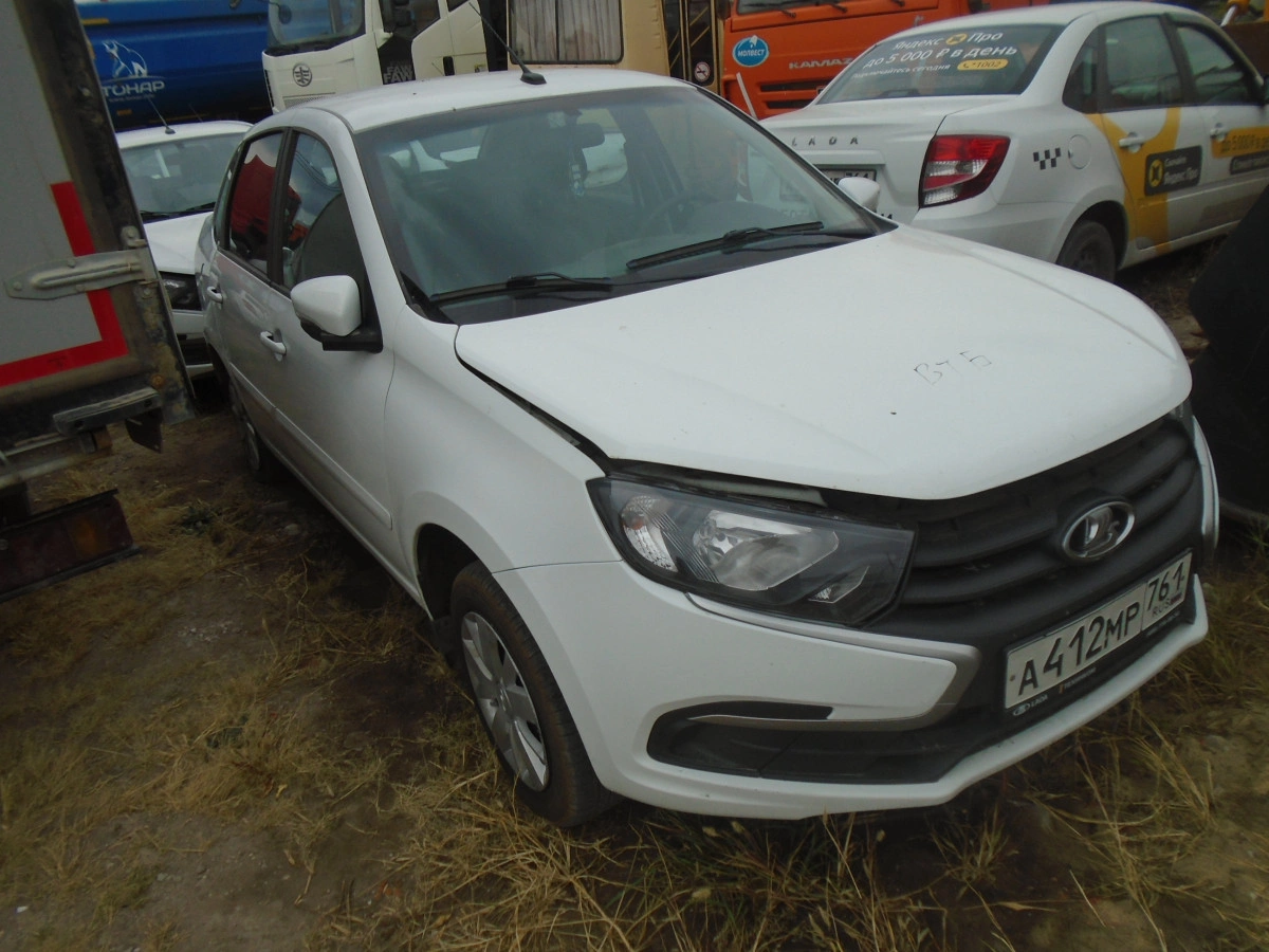 Lada Granta - фото 1