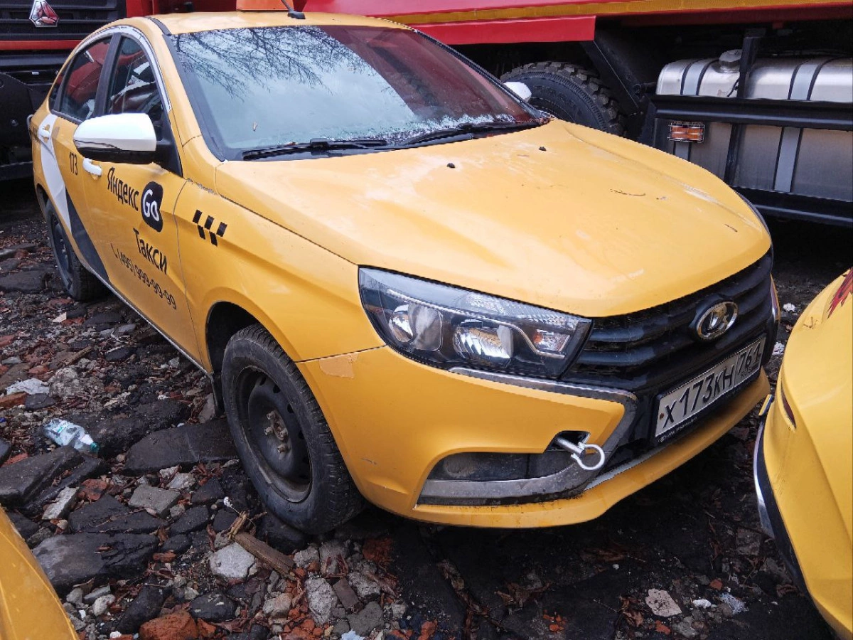 Lada Vesta - фото 1