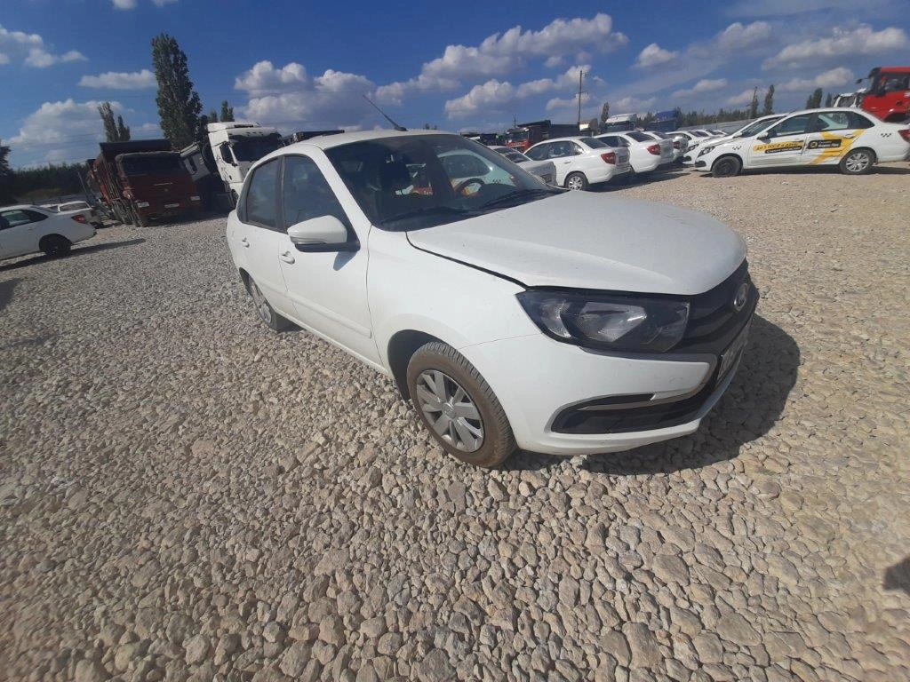 Lada Granta - фото 1
