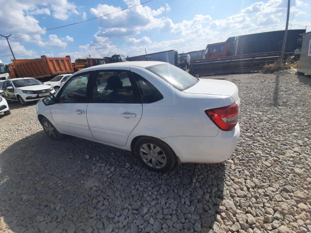 Lada Granta - фото 5