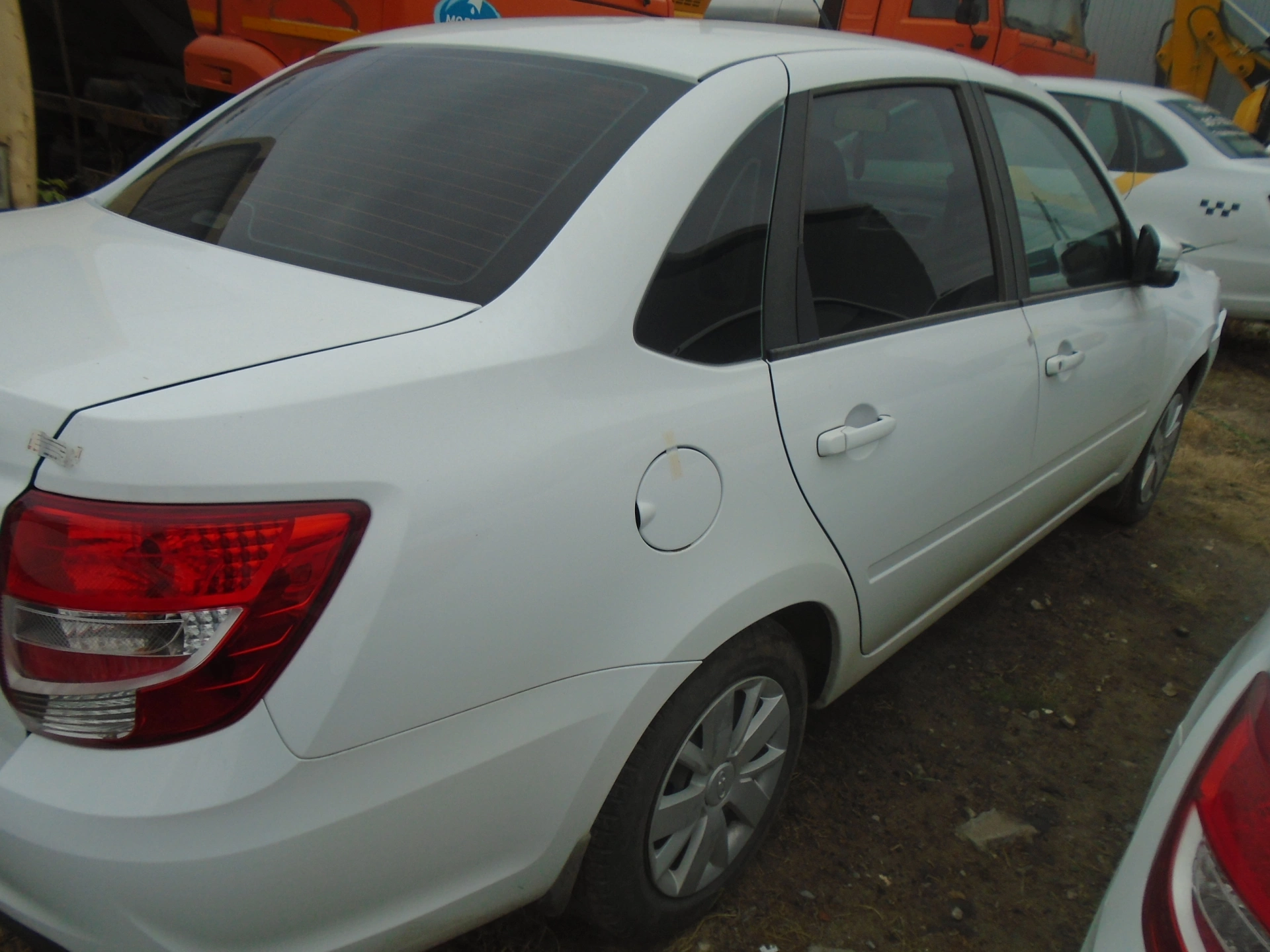 Lada Granta - фото 5