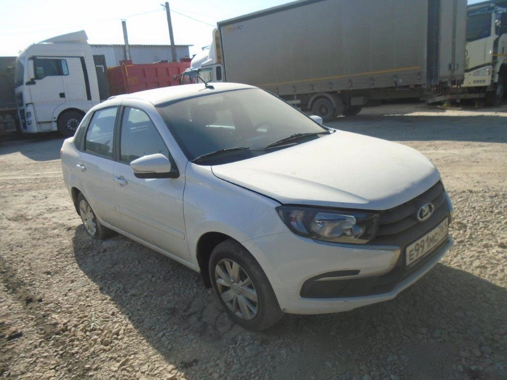 Lada Granta - фото 1