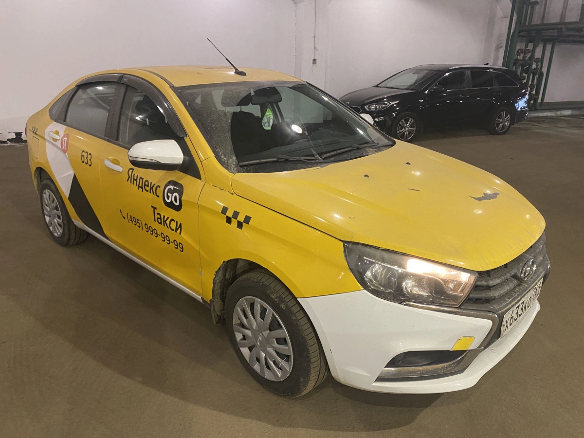 Lada Vesta - фото 1