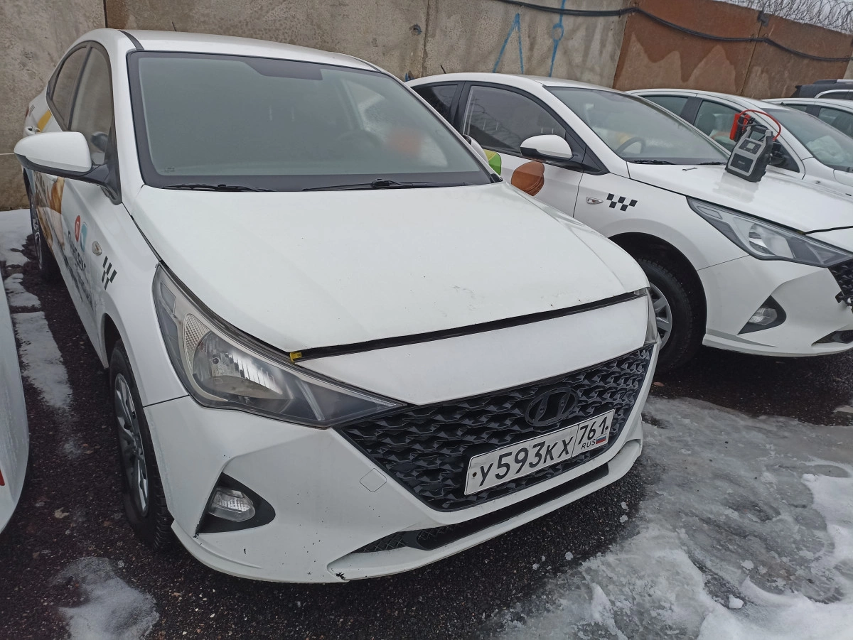 Hyundai Solaris - фото 1