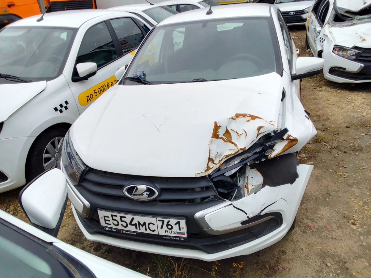 Lada Granta - фото 1