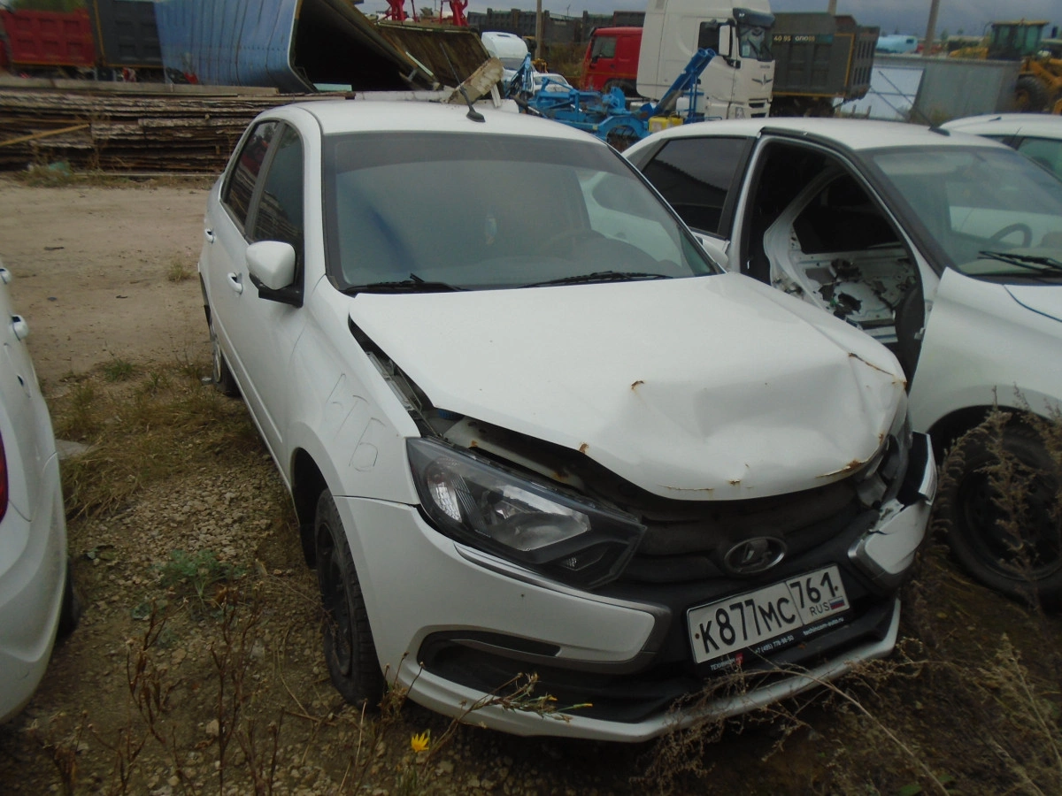Lada Granta - фото 1