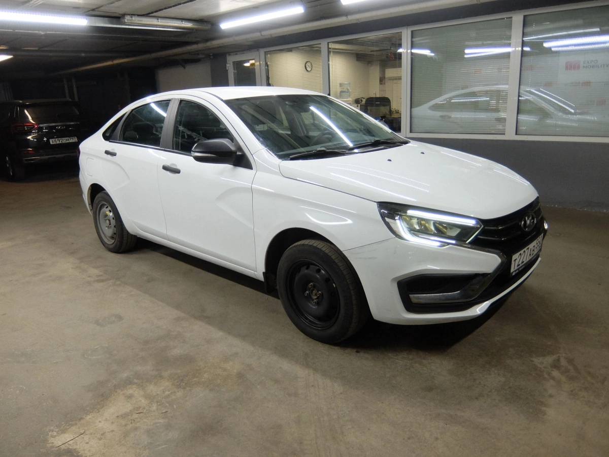 Lada Vesta - фото 1