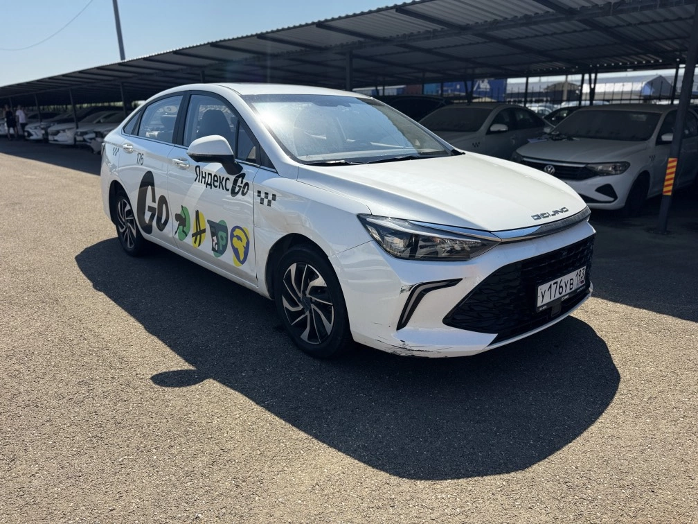 BAIC U5 plus - фото 1