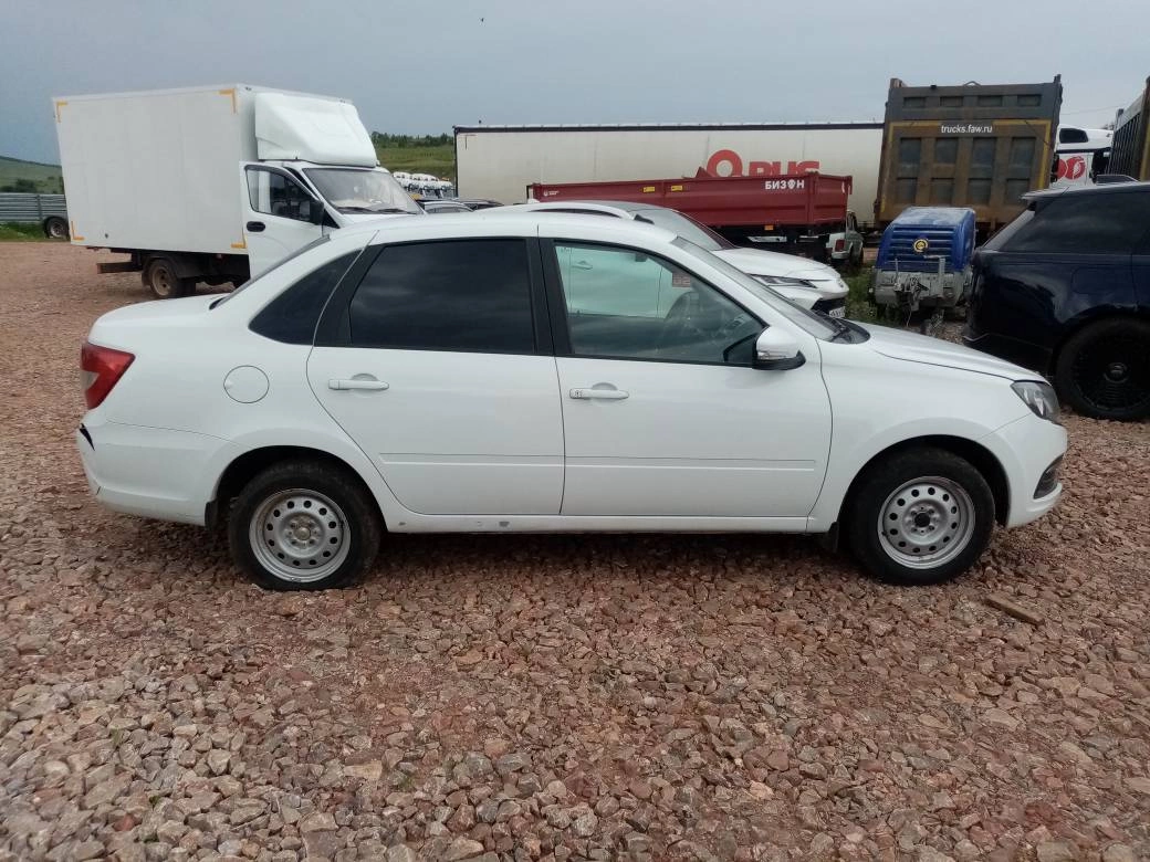 Lada Granta - фото 5