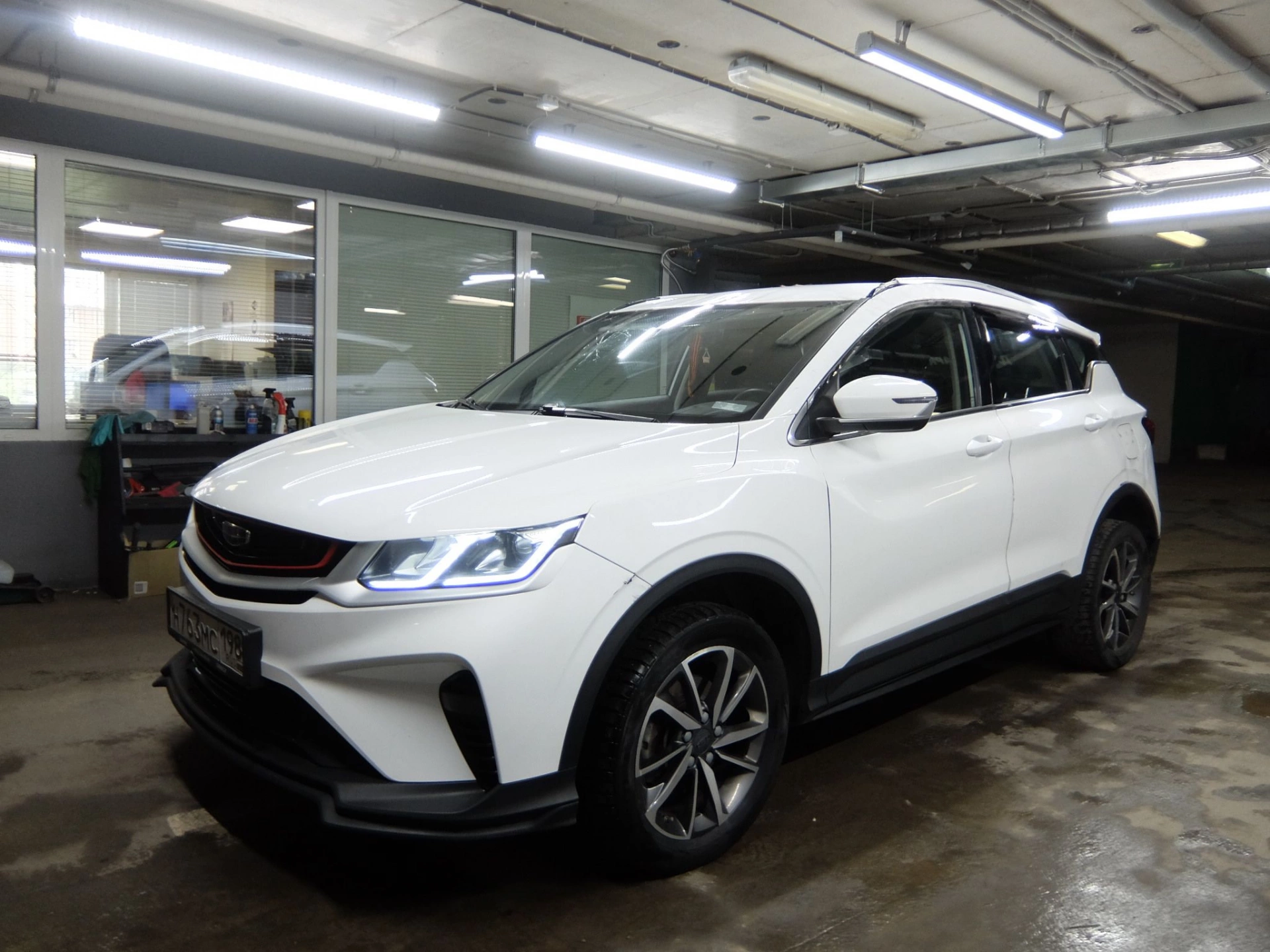 Geely Coolray - фото 3