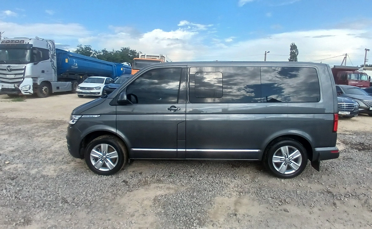 VOLKSWAGEN Caravelle