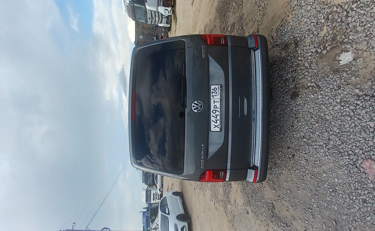 VOLKSWAGEN Caravelle