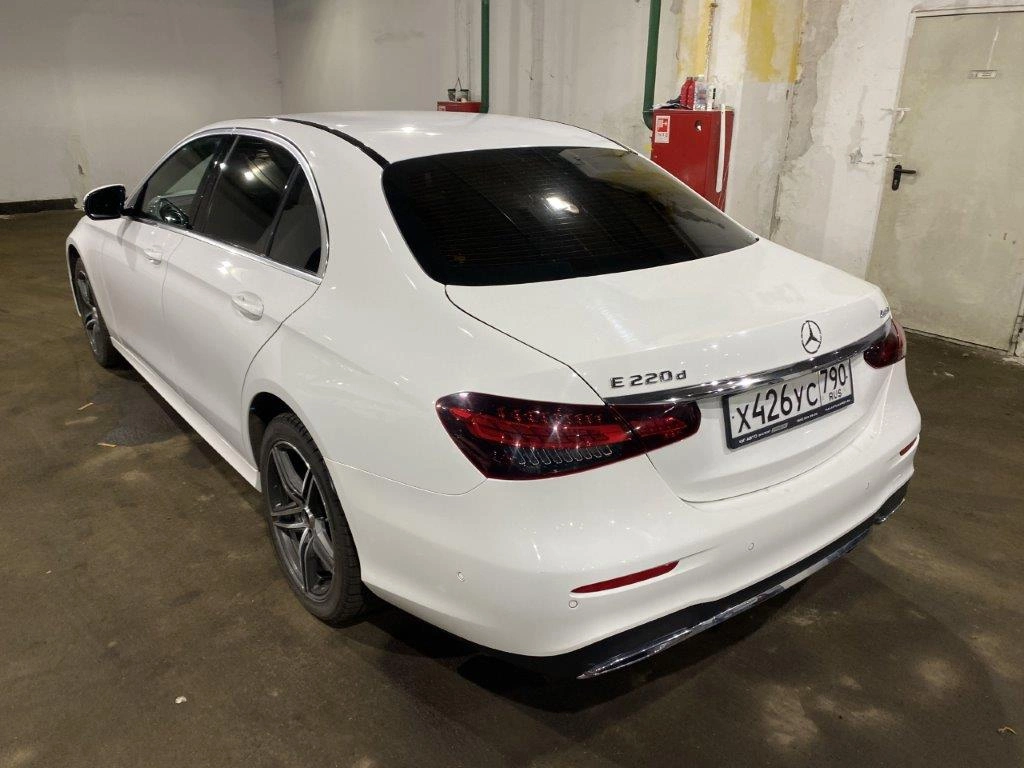 Mercedes-Benz E-Class - фото 4