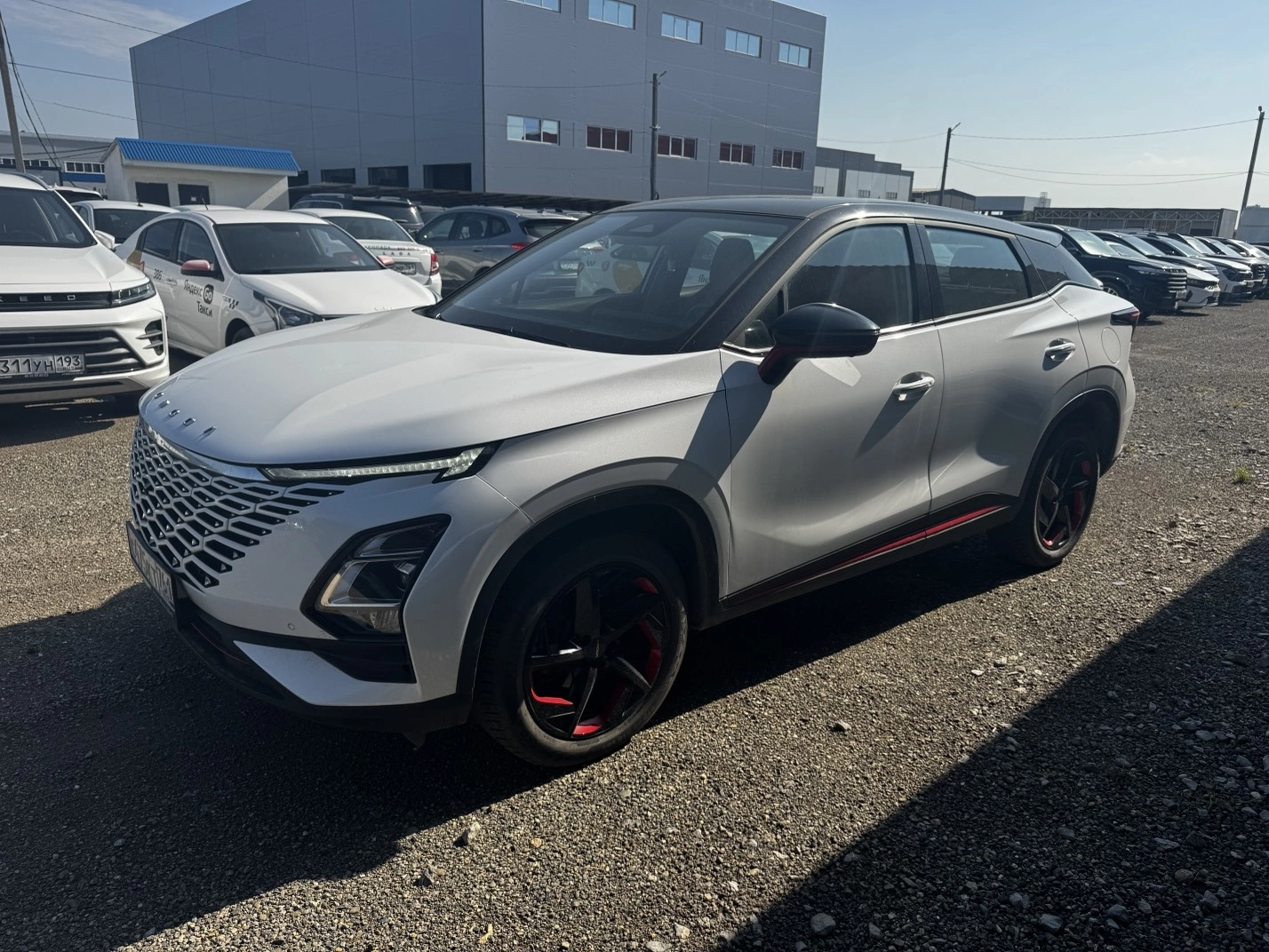 OMODA C5 - фото 3