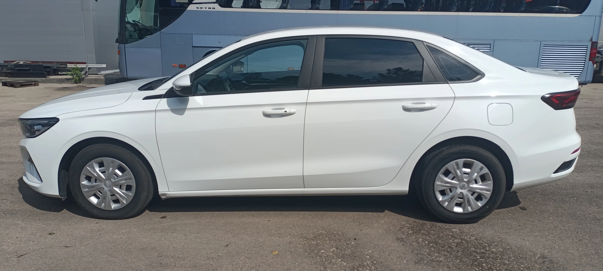 Geely Emgrand - фото 4