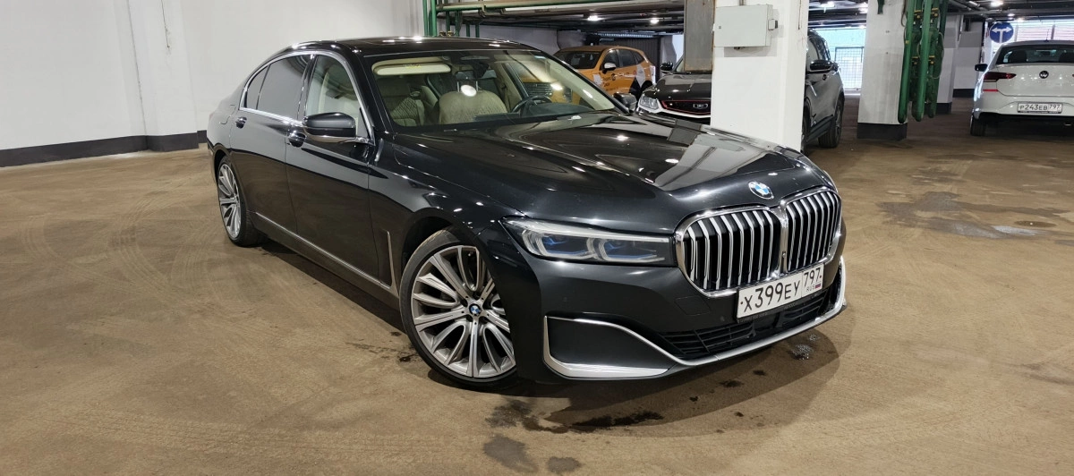 BMW 7 серия - фото 1