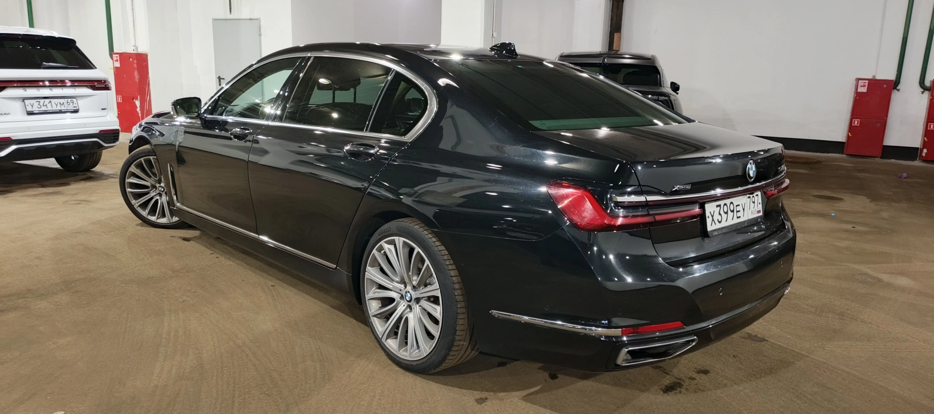 BMW 7 серия - фото 4