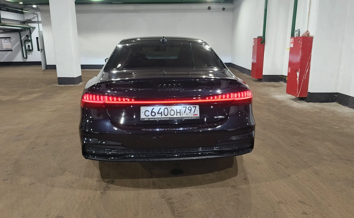 AUDI A7 L
