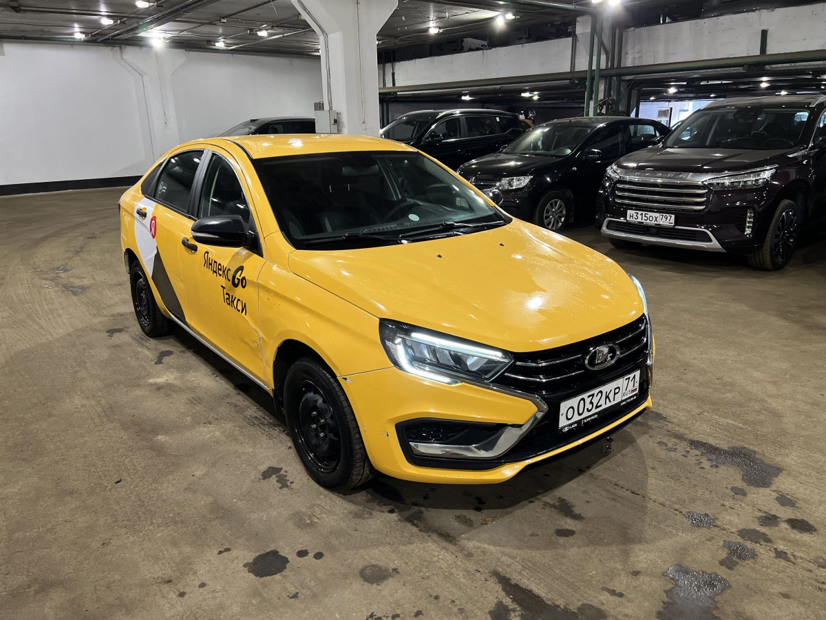 Lada Vesta - фото 1