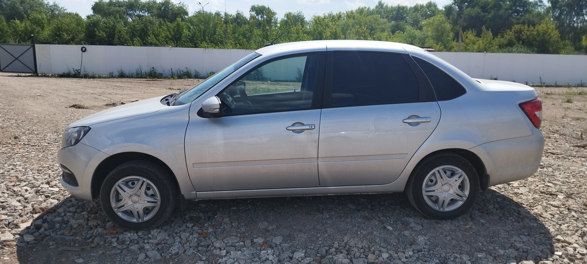 Lada Granta - фото 4