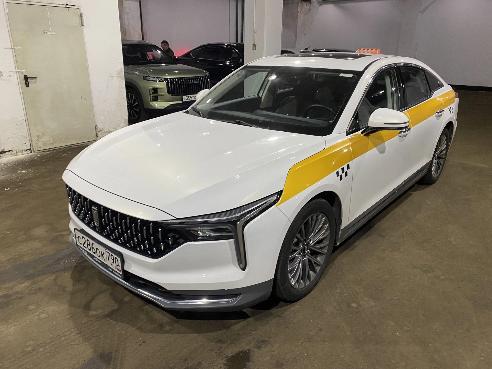 FAW Bestune B70 1.5T DCT - фото 3