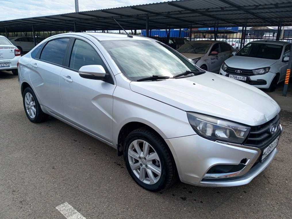 Lada Vesta - фото 1