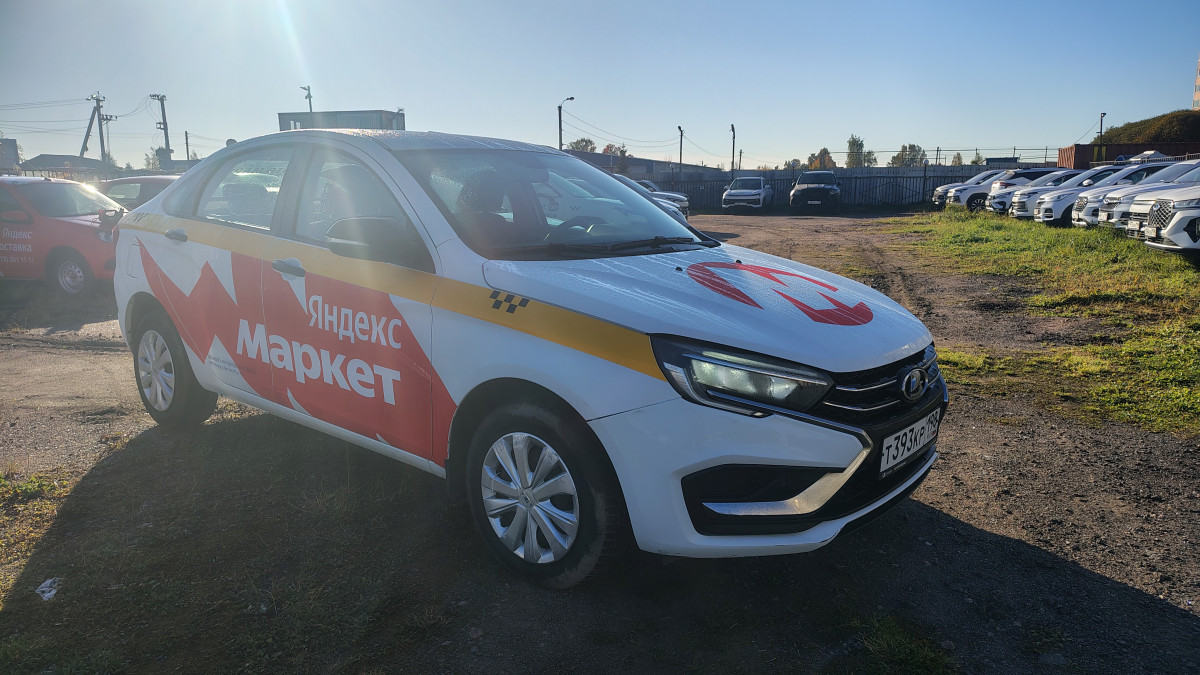 Lada Vesta - фото 1