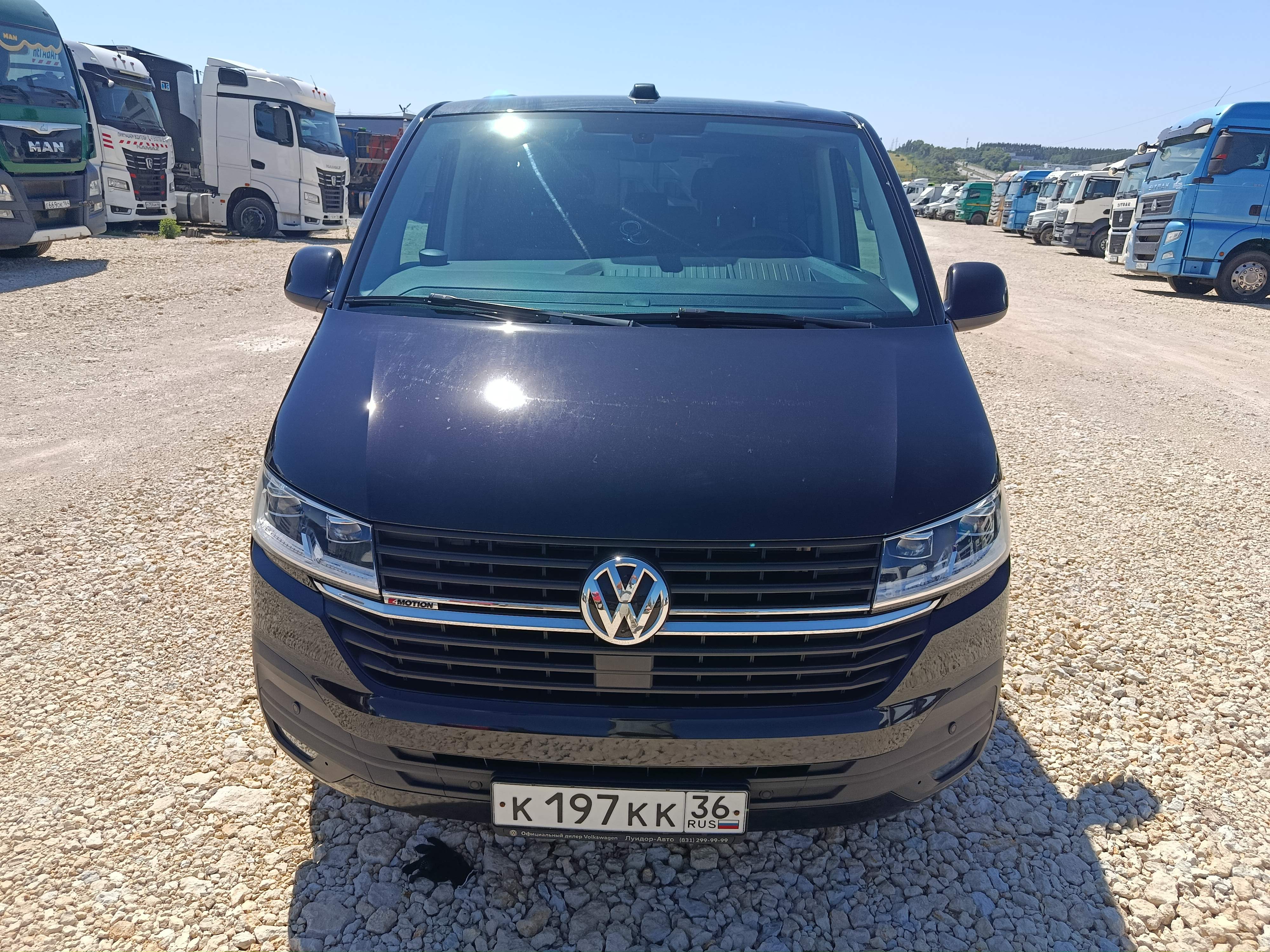 Volkswagen Multivan - фото 2
