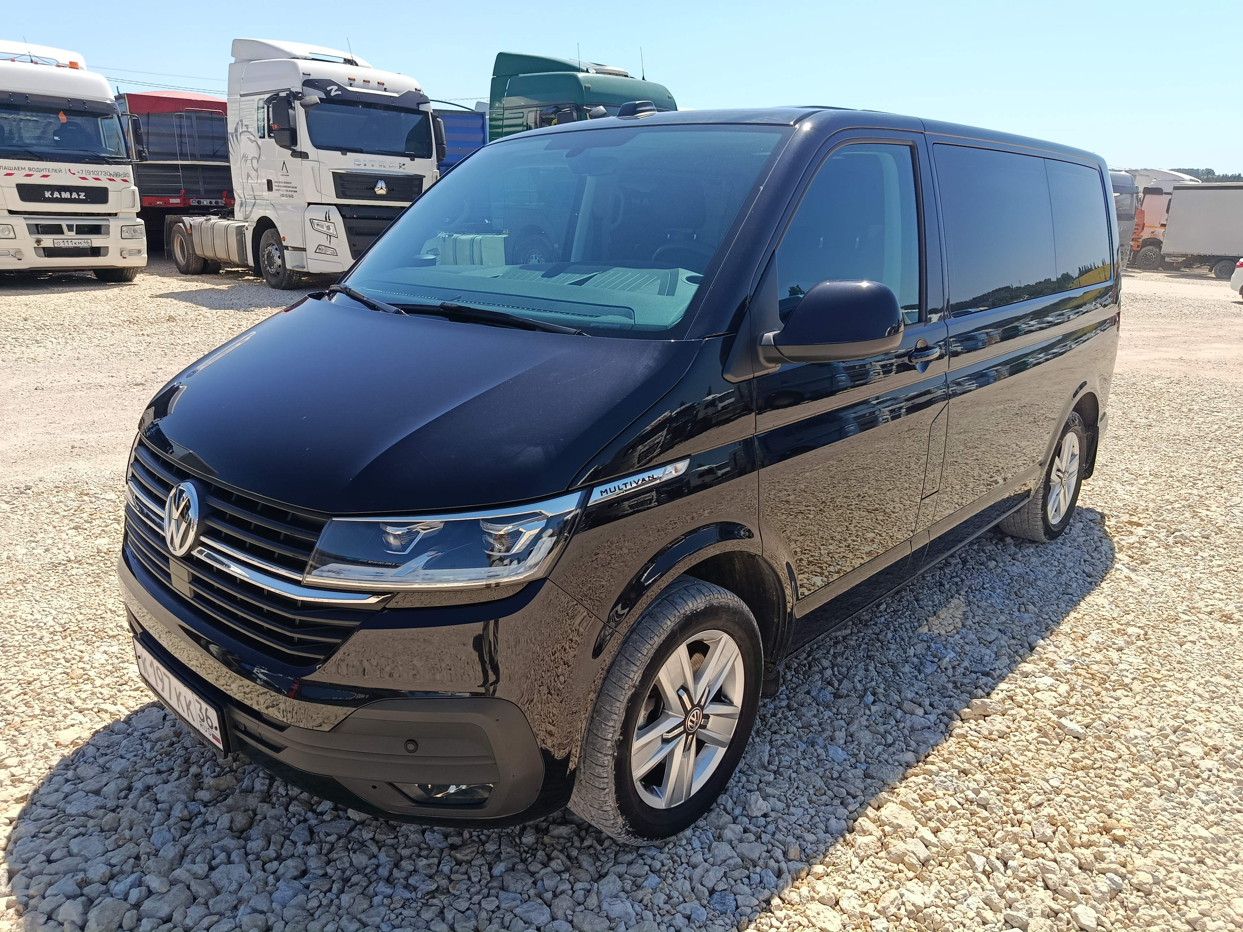 Volkswagen Multivan - фото 3