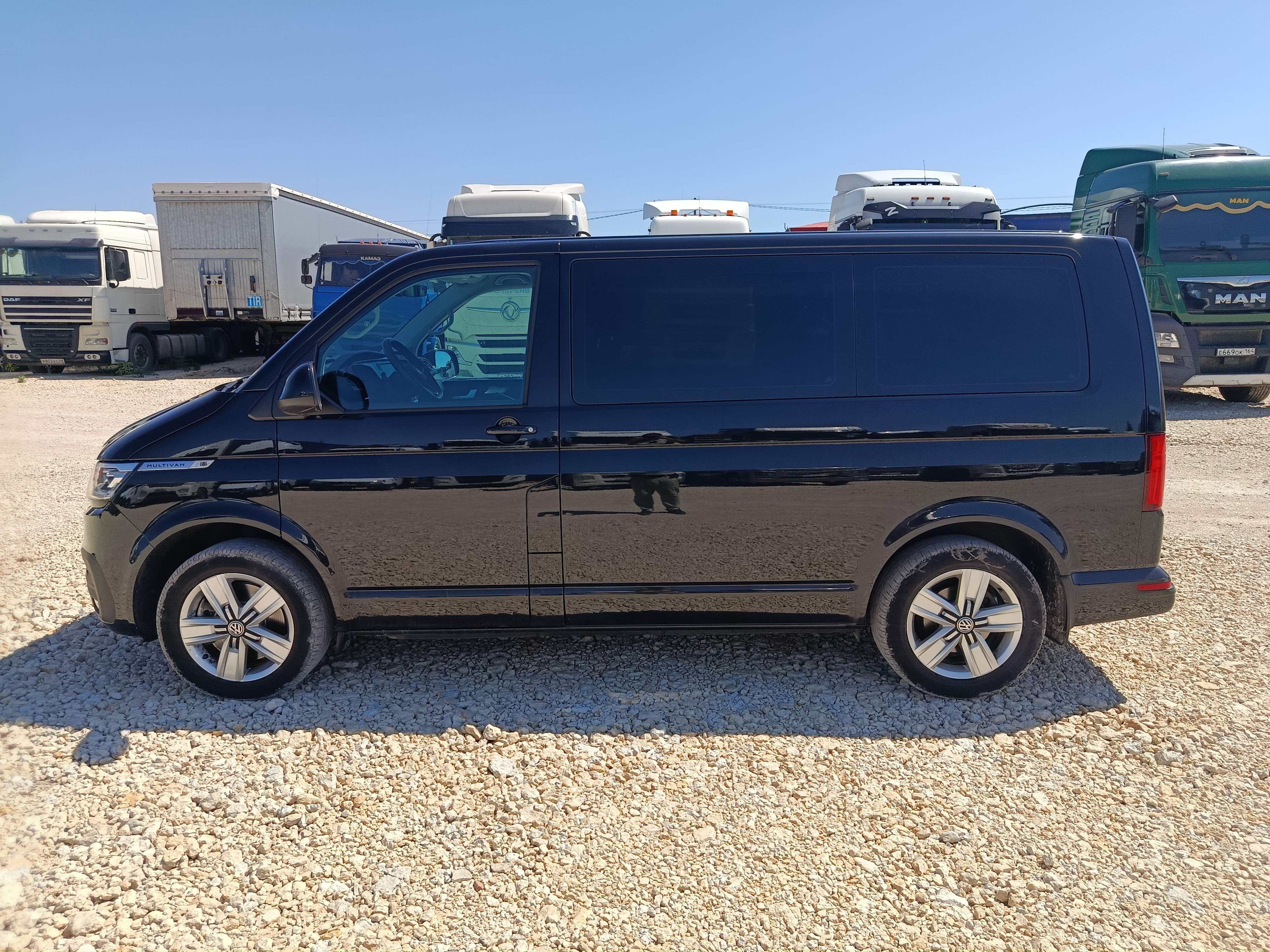 Volkswagen Multivan - фото 4