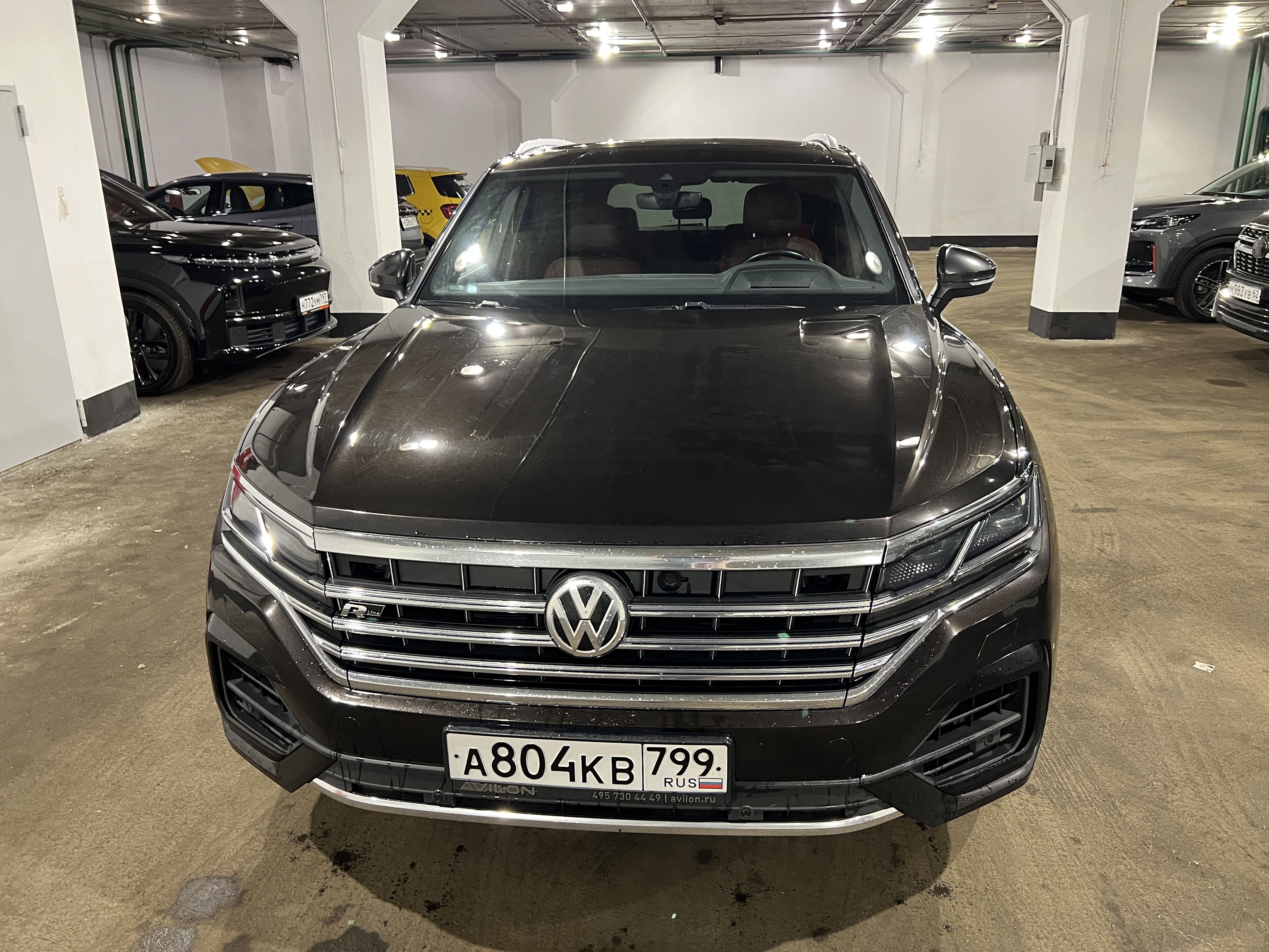 Volkswagen Touareg - фото 2