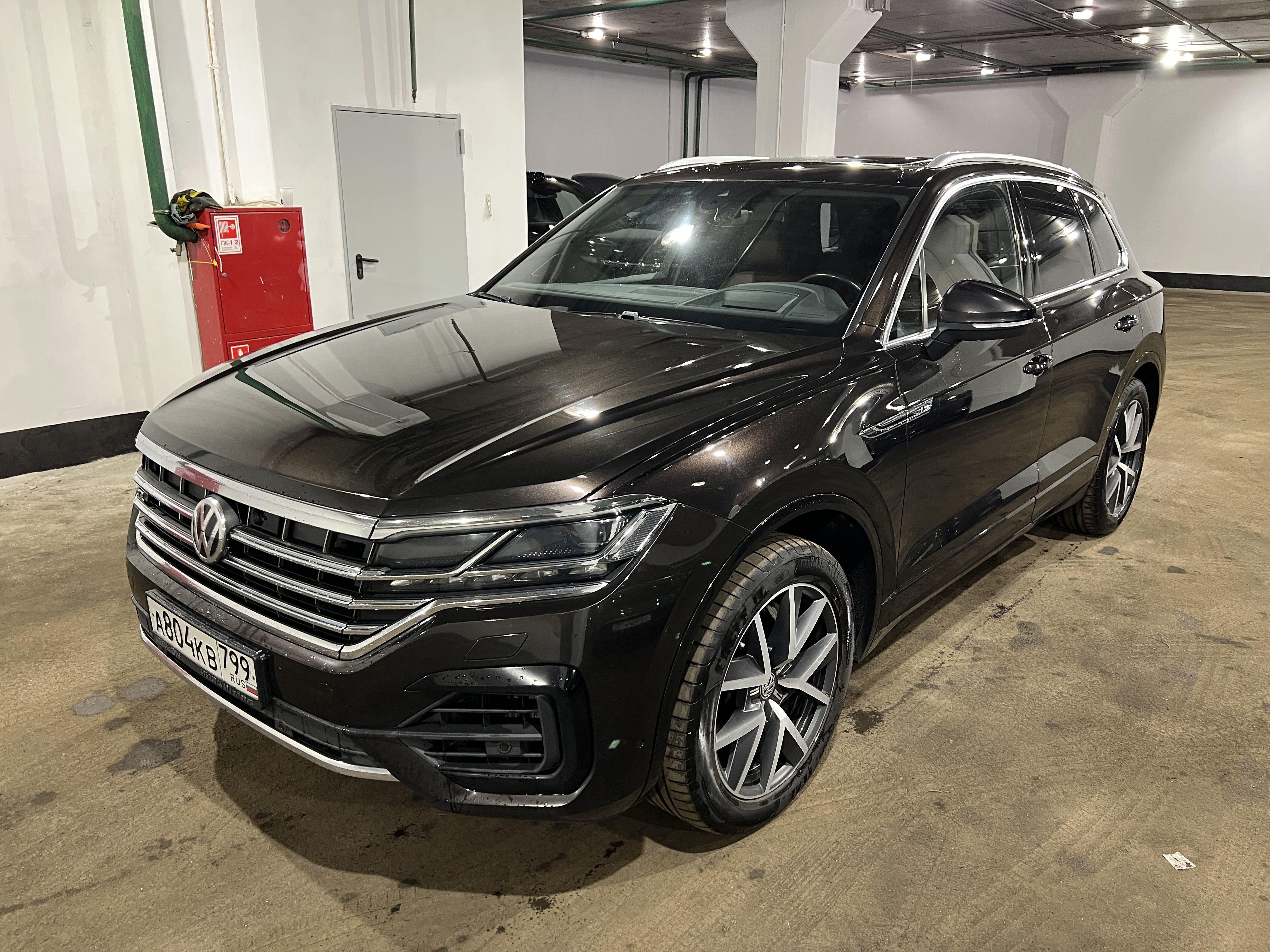 Volkswagen Touareg - фото 3