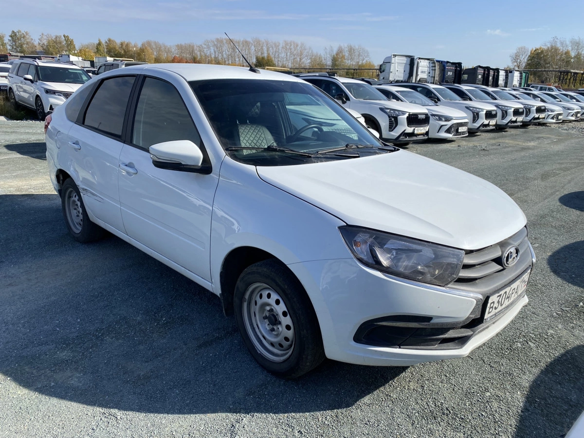 Lada Granta - фото 1