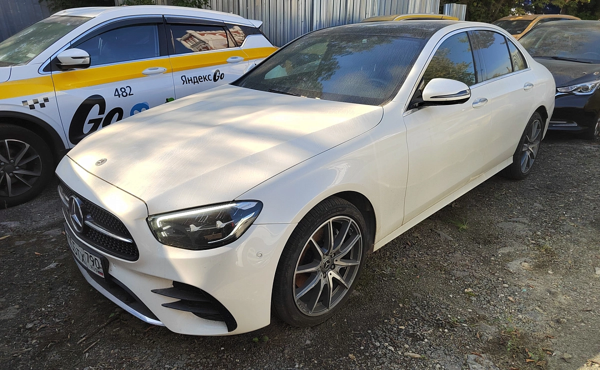 MERCEDES-BENZ E-Class