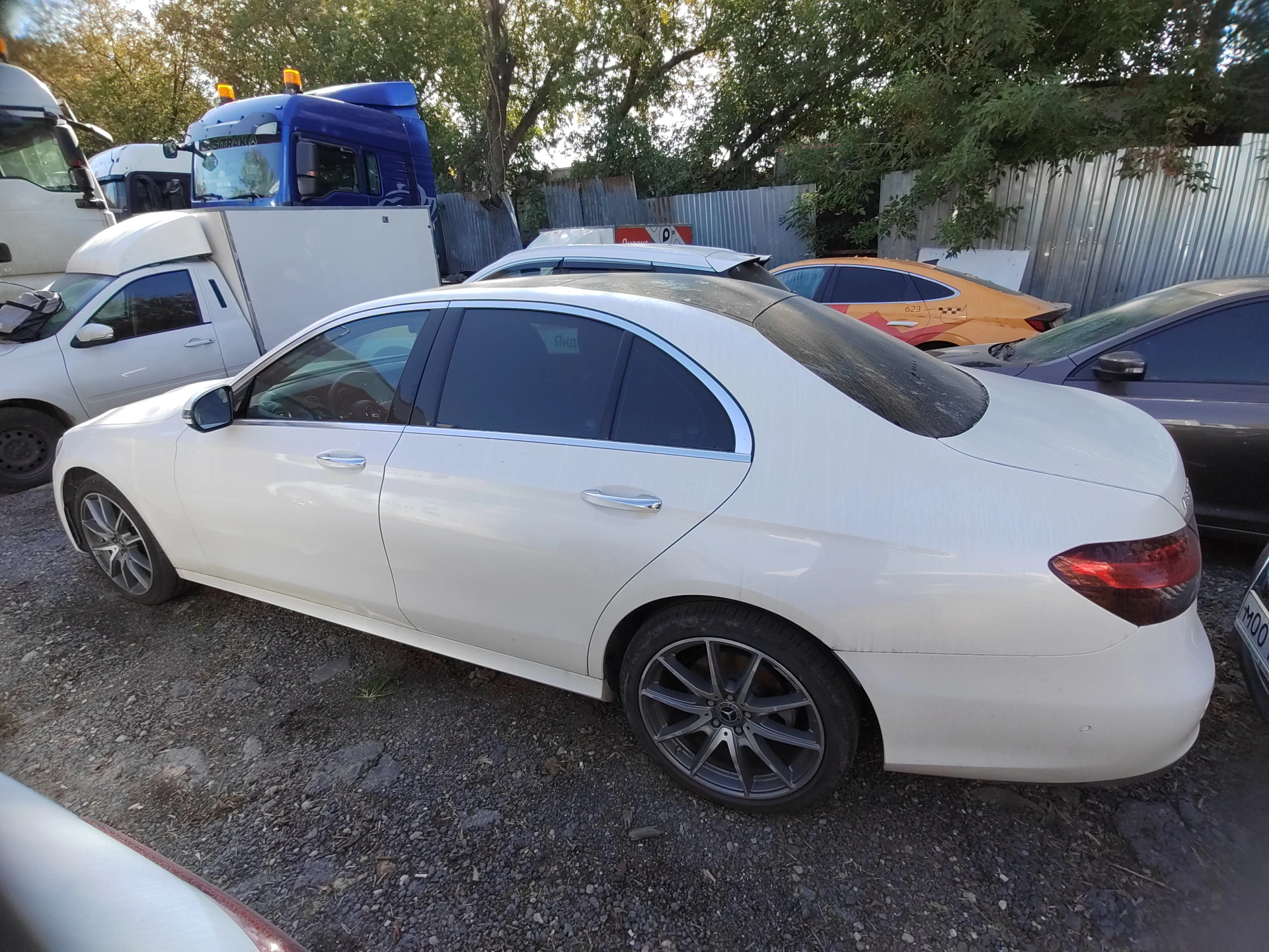 Mercedes-Benz E-Class - фото 4